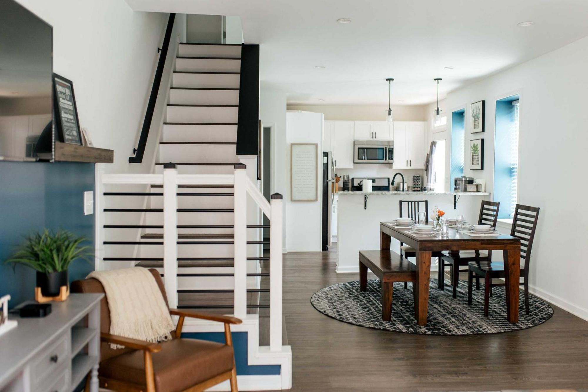 Chic Vacation Rental, Walkable Location! *
