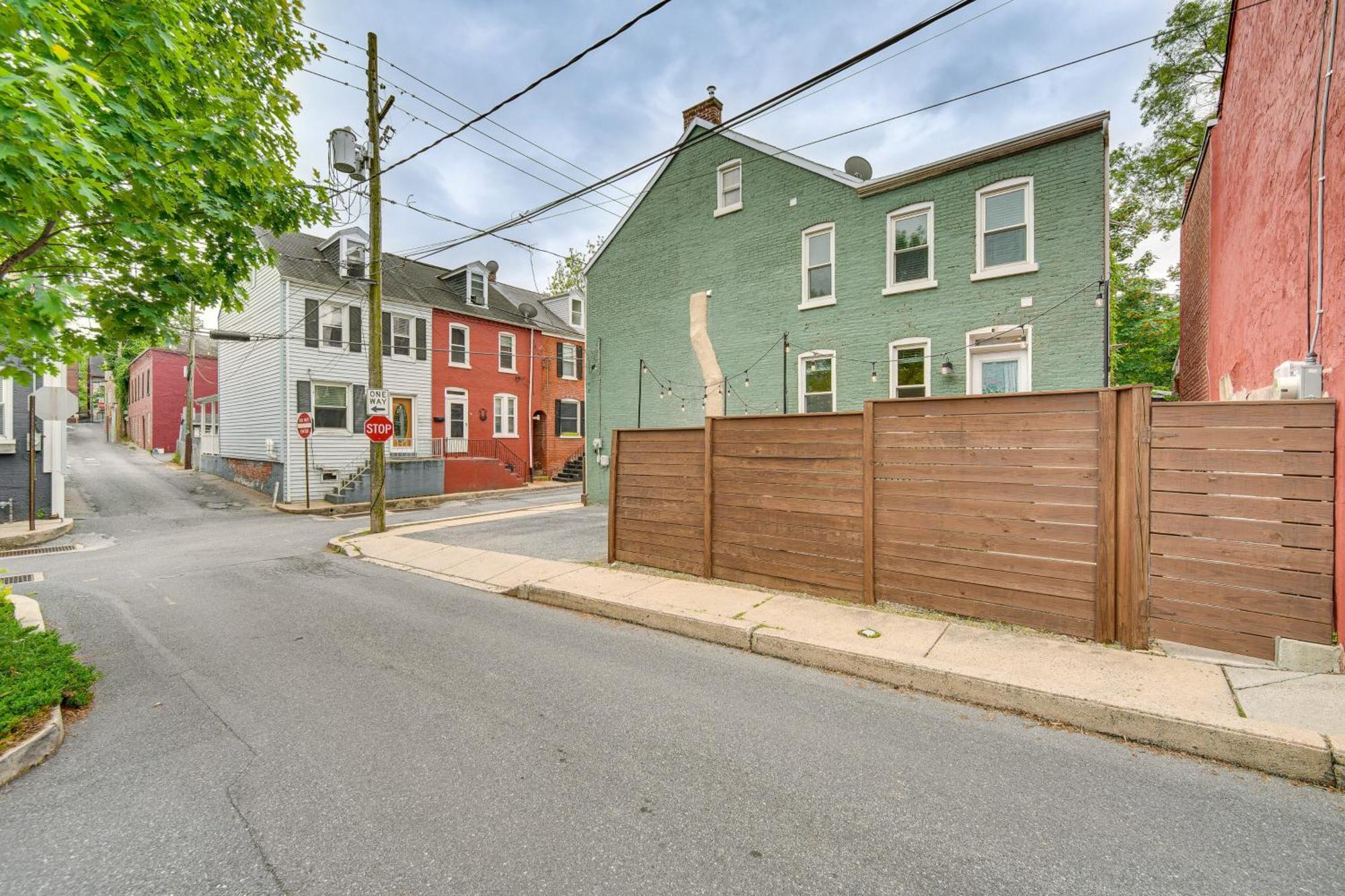 Chic Vacation Rental, Walkable Location! * Lancaster